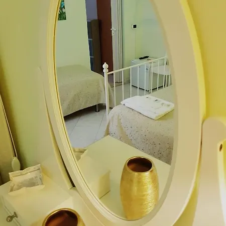 Perla Di Corso Savoia - Pensión Rosolini