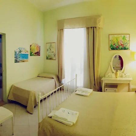 Perla Di Corso Savoia - بيت ضيافة روسوليني